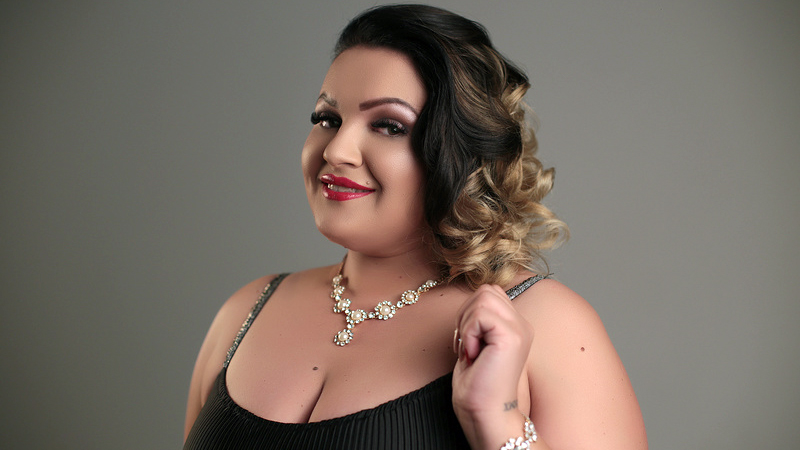  We have plumper babe KassieCox on this clip as teases us in those sex...